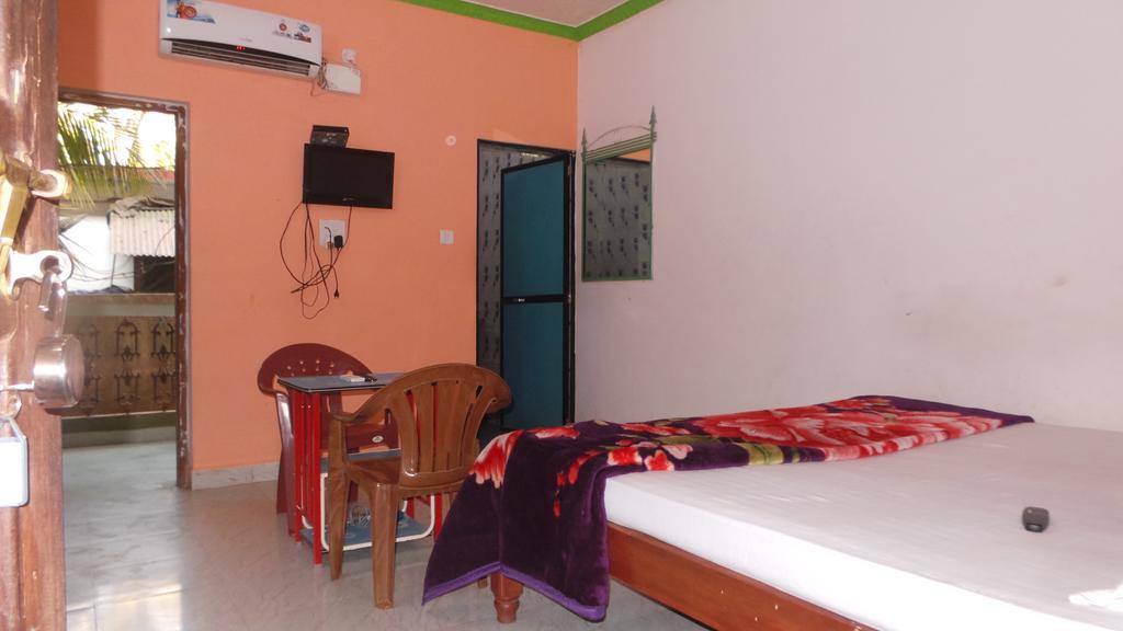 J.S Holiday Guest House Calangute Exterior photo